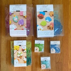NWT Six SugarBelle cookie cutter sets